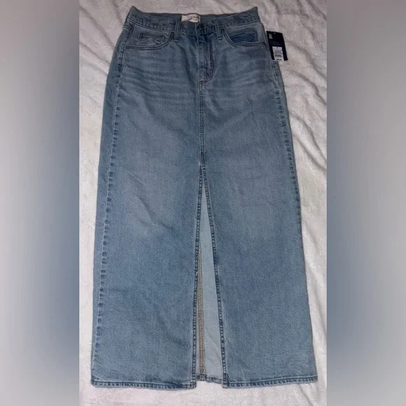 NWT Wild Fable Women's Light Blue Denim Front Slit Skirt Size 6 - Picture 2 of 6